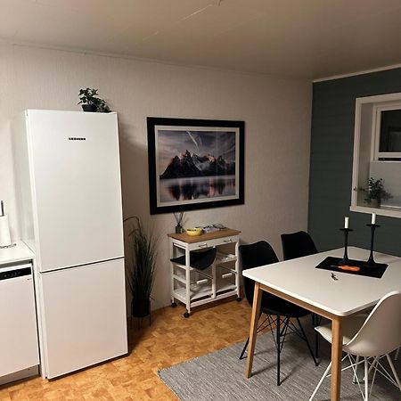 Apartamento Leilighet I Rolig Gate Med Utsikt Og Gratis Parkering Tromsø Exterior foto